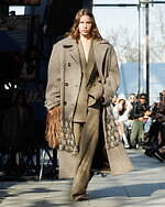 ステラ マッカートニー 2024-25年秋冬コレクション - 母なる地球の代弁者｜写真16