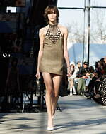 ステラ マッカートニー 2024-25年秋冬コレクション - 母なる地球の代弁者｜写真18