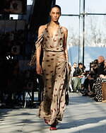 ステラ マッカートニー 2024-25年秋冬コレクション - 母なる地球の代弁者｜写真20