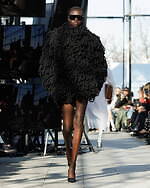 ステラ マッカートニー 2024-25年秋冬コレクション - 母なる地球の代弁者｜写真39