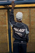 パレス スケートボード×アンブロ"英レイヴ"のグラフィック配したゲームシャツやトラックジャケットなど｜写真55