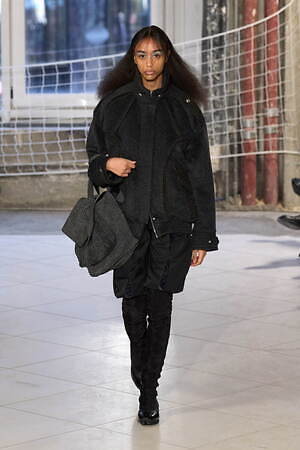 キコ・コスタディノフ(KIKO KOSTADINOV) 2024-25年秋冬ウィメンズコレクション  - 写真29