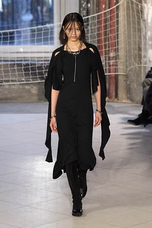 キコ・コスタディノフ(KIKO KOSTADINOV) 2024-25年秋冬ウィメンズコレクション  - 写真7