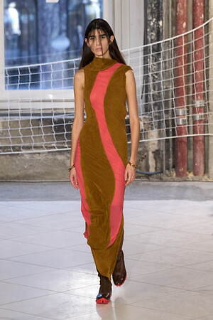 キコ・コスタディノフ(KIKO KOSTADINOV) 2024-25年秋冬ウィメンズコレクション  - 写真6