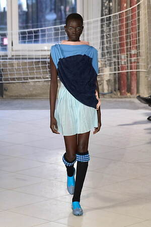 キコ・コスタディノフ(KIKO KOSTADINOV) 2024-25年秋冬ウィメンズコレクション  - 写真22