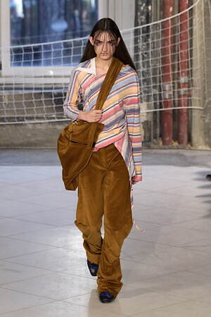 キコ・コスタディノフ(KIKO KOSTADINOV) 2024-25年秋冬ウィメンズコレクション  - 写真18