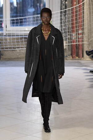 キコ・コスタディノフ(KIKO KOSTADINOV) 2024-25年秋冬ウィメンズコレクション  - 写真36