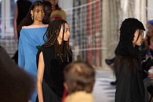 キコ・コスタディノフ(KIKO KOSTADINOV) 2024-25年秋冬ウィメンズコレクション  - 写真43