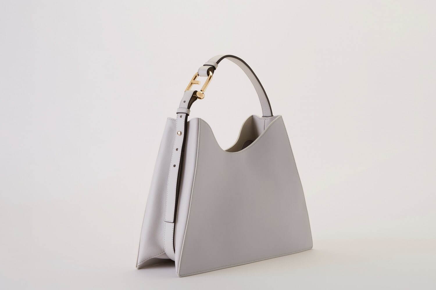 フルラ(FURLA) ヌヴォラ｜写真1