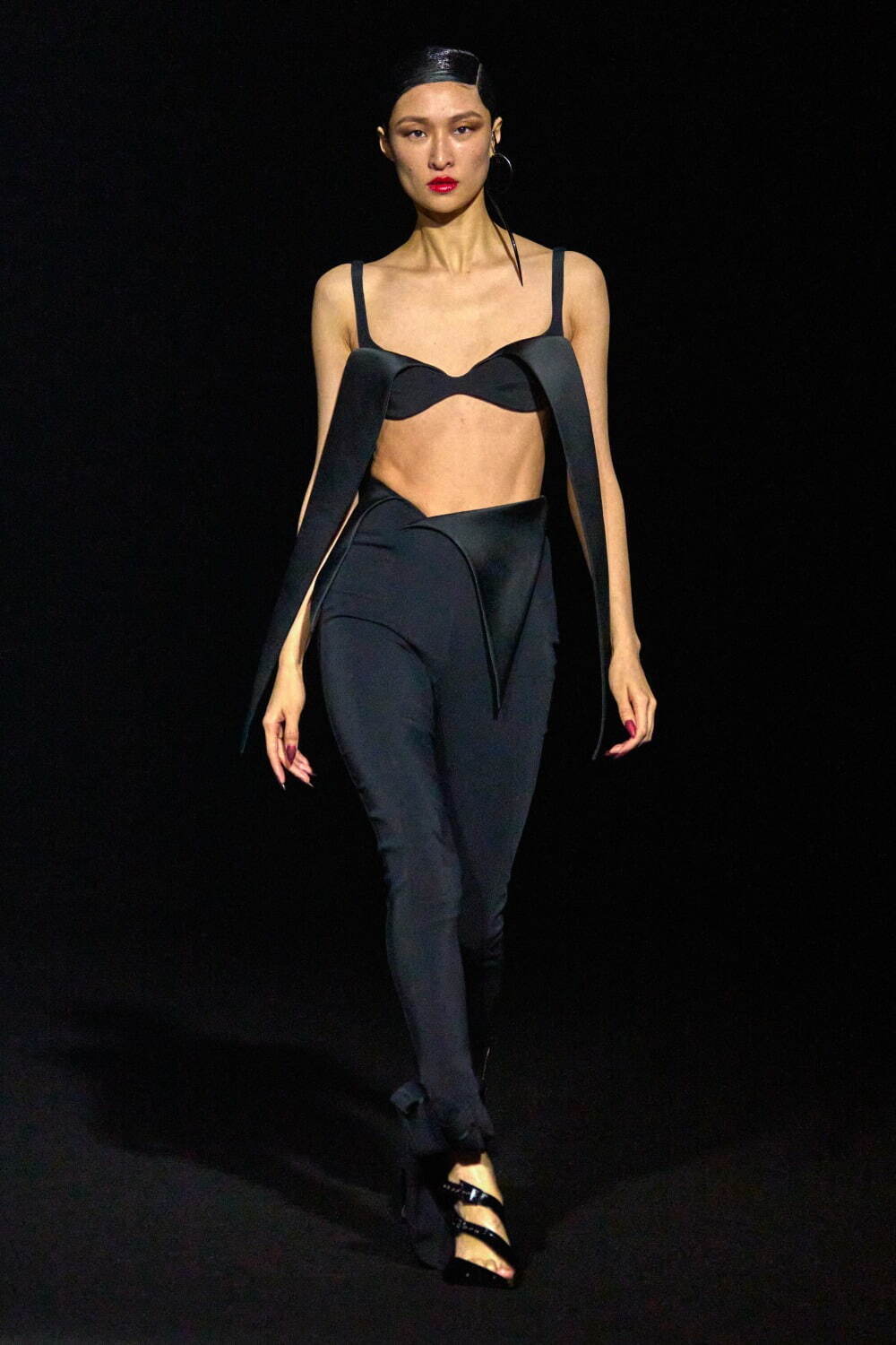 ミュグレー(MUGLER) 2024-25年秋冬ウィメンズコレクション  - 写真2