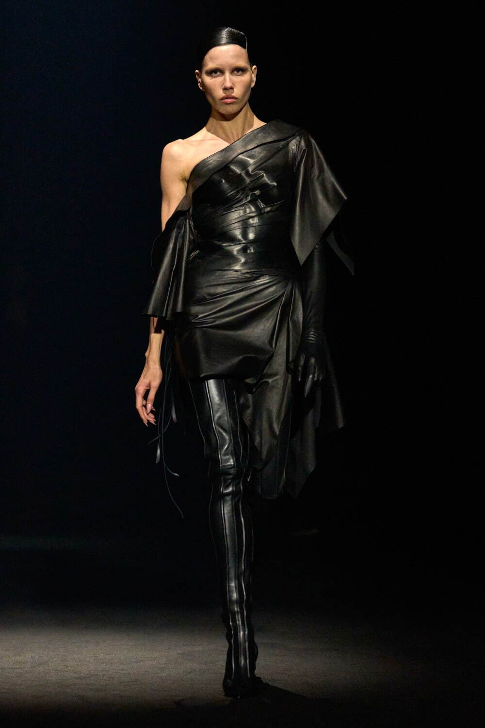 ミュグレー(MUGLER) 2024-25年秋冬ウィメンズコレクション  - 写真3