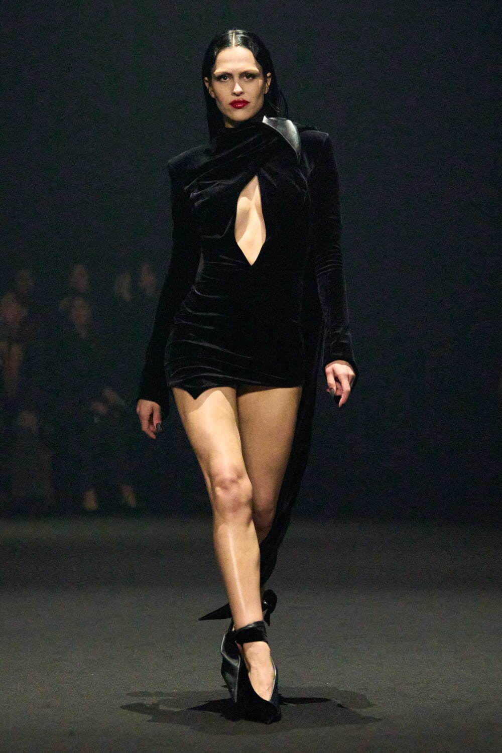 ミュグレー(MUGLER) 2024-25年秋冬ウィメンズコレクション  - 写真14