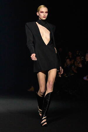 ミュグレー(MUGLER) 2024-25年秋冬ウィメンズコレクション  - 写真25