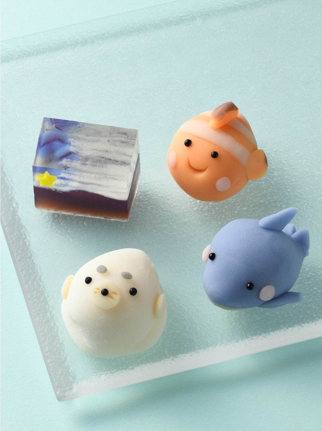 “水族館”テーマの和菓子が日本橋三越本店「全国銘菓展」に集結、クマノミ練り切りやクラゲの琥珀糖など｜写真4