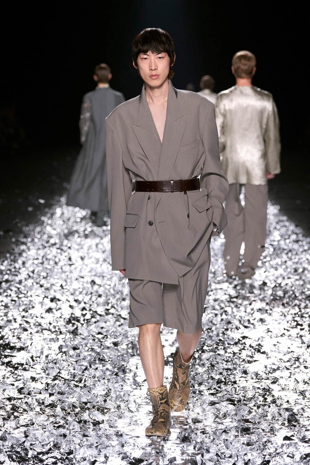 ドリス ヴァン ノッテン(DRIES VAN NOTEN) 2025年春夏メンズコレクション  - 写真30