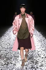 ドリス ヴァン ノッテン 2025年春夏メンズコレクション、“衣服と時間”創業者によるラストシーズン｜写真37