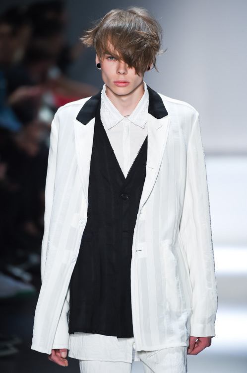 アン ドゥムルメステール(ANN DEMEULEMEESTER) 2015年春夏メンズコレクション  - 写真27