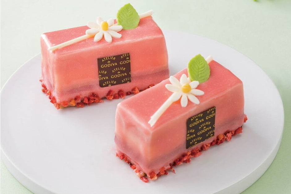 西武池袋本店の24年ホワイトデースイーツ、大きな“ホワイトリボン”ケーキや甘酸っぱい苺スイーツなど