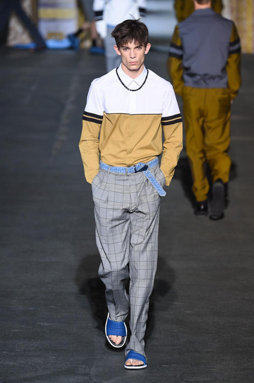 クリスヴァンアッシュ(KRISVANASSCHE) 2015年春夏メンズコレクション  - 写真40