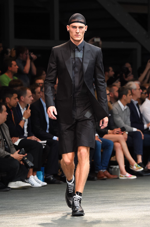 日本最大級 リカルド バイ ジバンシィ ティッシ Riccardo by (Givenchy トップス