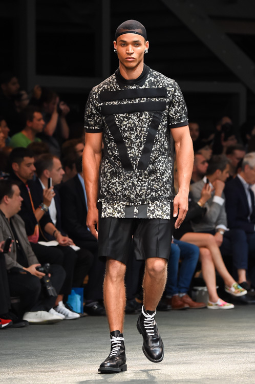 ジバンシィ バイ リカルド ティッシ (Givenchy by Riccardo Tisci) 2015年春夏ウィメンズ&メンズコレクション シルエット - 写真22