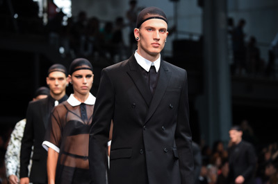 ジバンシィ バイ リカルド ティッシ  2015年春夏 ウィメンズ&メンズ コレクション