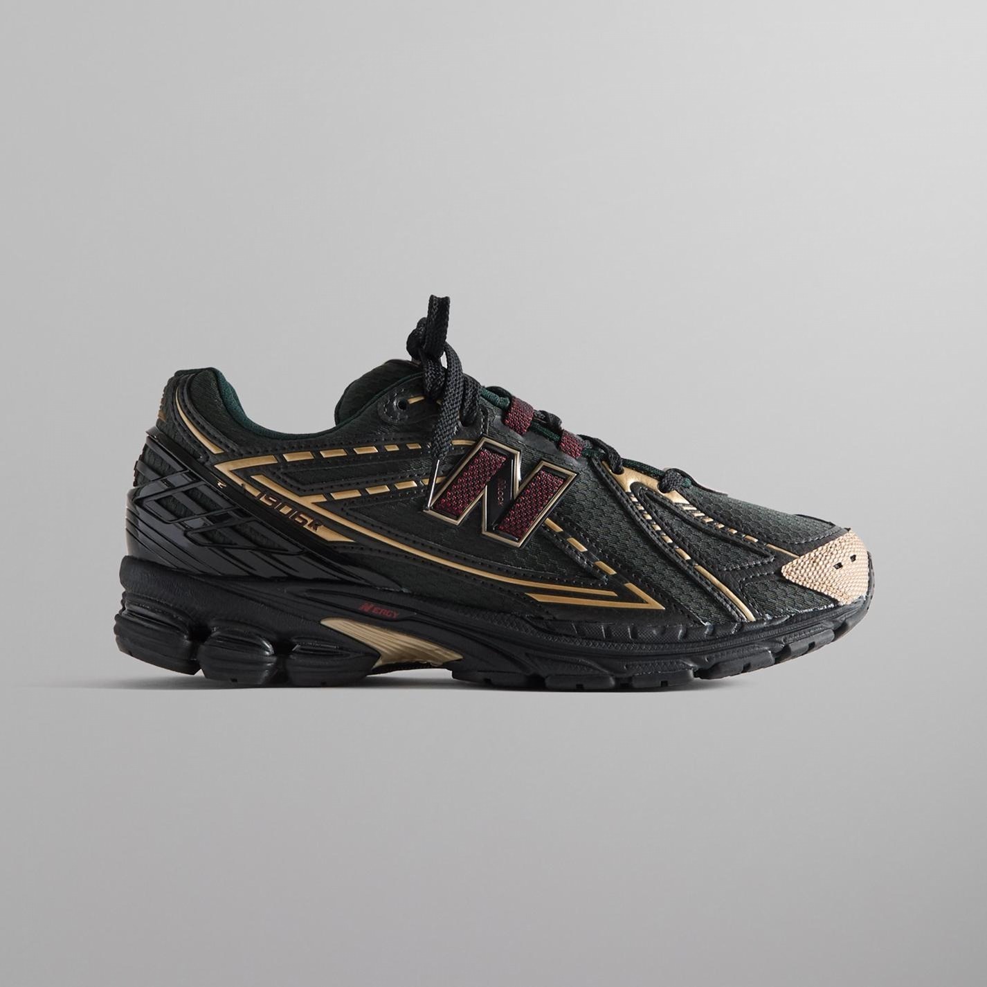 写真9/18｜Kith×ニューバランスのコラボスニーカー「1906R