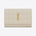 サンローランのウィメンズ＆メンズ財布、柔らかなラムスキンのミニ財布や“YSL”ロゴ入りカードケース｜写真3