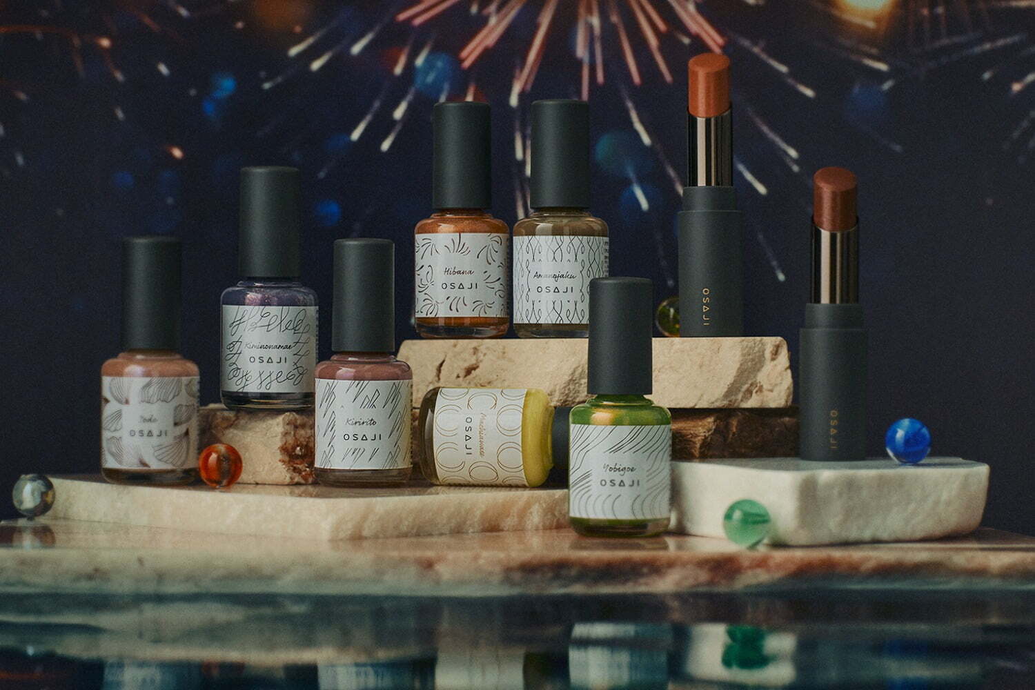 オサジ24年夏コスメ第1弾、“お祭りの日”の感情の破片を閉じ込めたネイルカラー＆ラメ輝くリップバーム