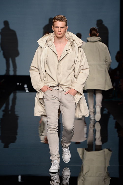 エルマンノ シェルヴィーノ(ERMANNO SCERVINO) 2015年春夏メンズコレクション  - 写真9