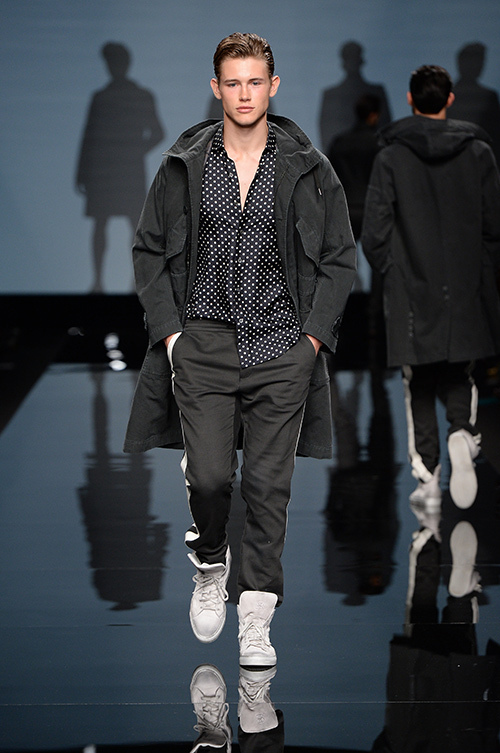 エルマンノ シェルヴィーノ(ERMANNO SCERVINO) 2015年春夏メンズコレクション  - 写真30