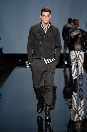 エルマンノ シェルヴィーノ(ERMANNO SCERVINO) 2015年春夏メンズコレクション  - 写真28