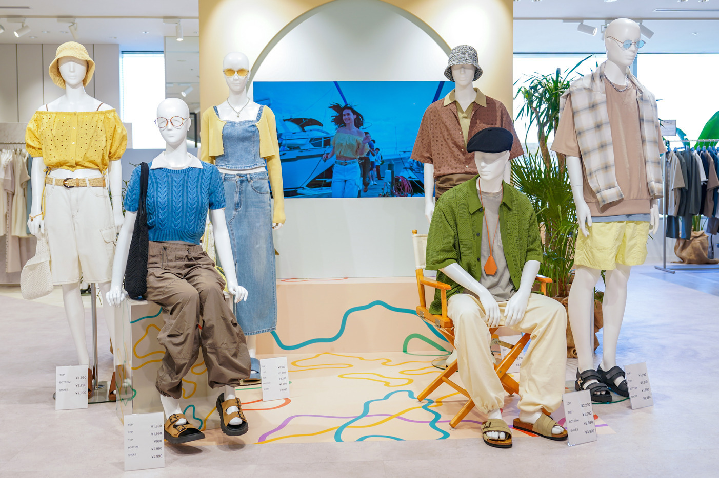 GU 24年春夏ウィメンズ＆メンズ、着回し力抜群ジャンパードレスやスウェットディテールの新Tシャツ