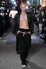 カミヤ 2024-25年秋冬メンズコレクション - 盲目的に過ぎ去る時間を見つめ直す｜写真7