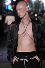 カミヤ 2024-25年秋冬メンズコレクション - 盲目的に過ぎ去る時間を見つめ直す｜写真8