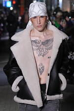 カミヤ 2024-25年秋冬メンズコレクション - 盲目的に過ぎ去る時間を見つめ直す｜写真14