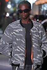 カミヤ 2024-25年秋冬メンズコレクション - 盲目的に過ぎ去る時間を見つめ直す｜写真22