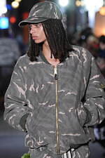 カミヤ 2024-25年秋冬メンズコレクション - 盲目的に過ぎ去る時間を見つめ直す｜写真24