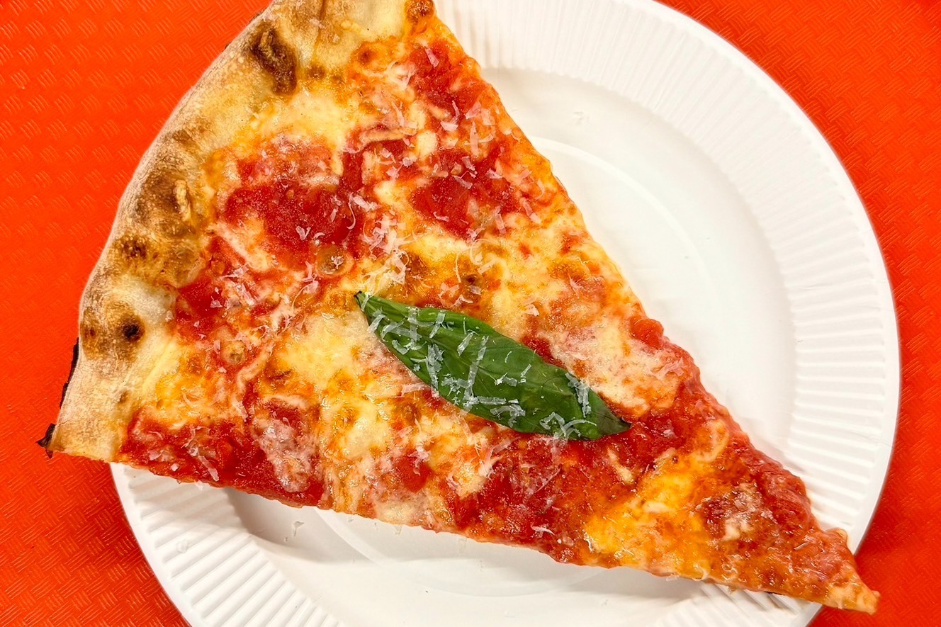 「ピザ スライス」原宿キャットストリートに新店 - 特大ピザをカット売り、限定マルゲリータも