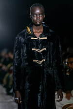 タナカ 2024年秋冬コレクション - 自由の翼を広げて｜写真4