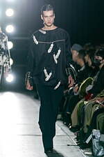 タナカ 2024年秋冬コレクション - 自由の翼を広げて｜写真8