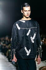 タナカ 2024年秋冬コレクション - 自由の翼を広げて｜写真9