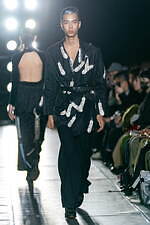 タナカ 2024年秋冬コレクション - 自由の翼を広げて｜写真12