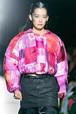 タナカ 2024年秋冬コレクション - 自由の翼を広げて｜写真20