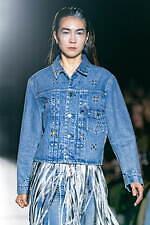 タナカ 2024年秋冬コレクション - 自由の翼を広げて｜写真65