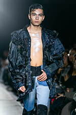 タナカ 2024年秋冬コレクション - 自由の翼を広げて｜写真83