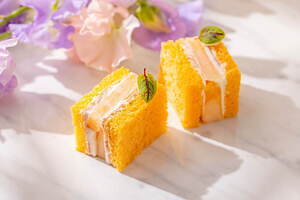 コンラッド東京“メロン＆ラベンダー”のアフタヌーンティー、たっぷり果肉のグラススイーツや艶やかムース｜写真8