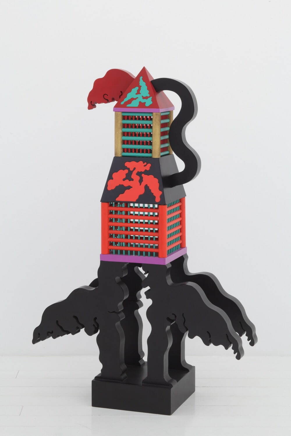 田名網敬一 《昇天する家(C)》 1986年 木、ラッカー 100×63.5×24cm ©Keiichi Tanaami / Courtesy of Nanzuka