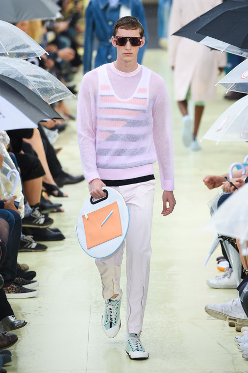 ケンゾー(KENZO)2015春夏コレクション―アメリカ人から見たパリへの憧れ | 写真