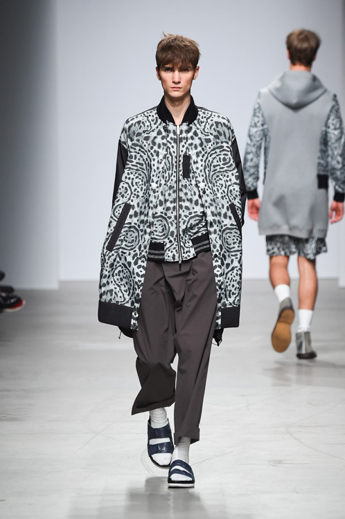 ミハラ ヤスヒロ 2015年春夏<span>コレクション</span> - 写真19